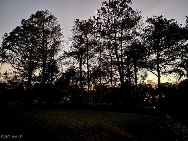 Building Photo - 5825 Dogwood Way