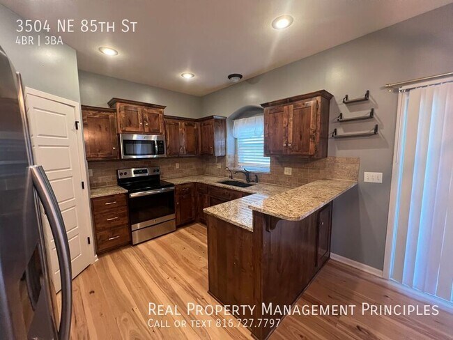 Building Photo - 3504 NE 85th St