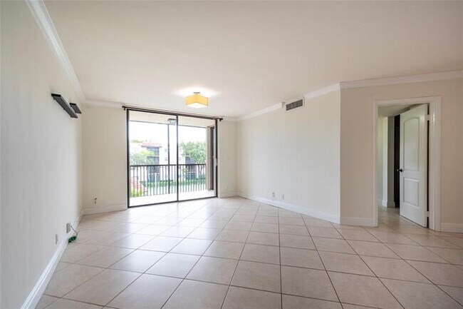 Building Photo - 10401 W Broward Blvd