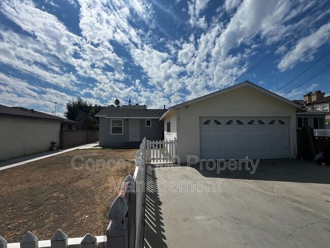 Building Photo - 14101 1/2 ANDERSON PL