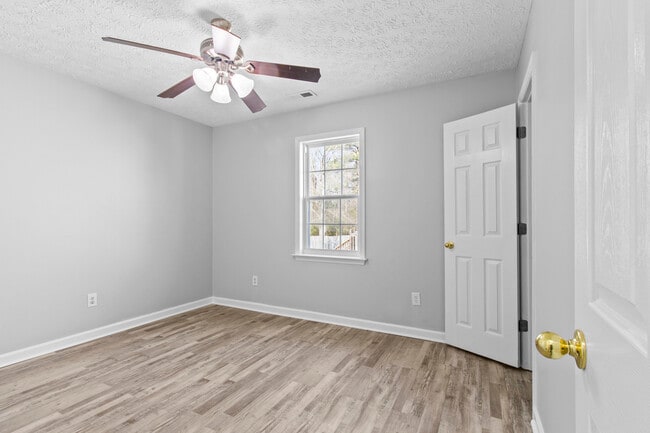 Building Photo - 107 Luke Ct