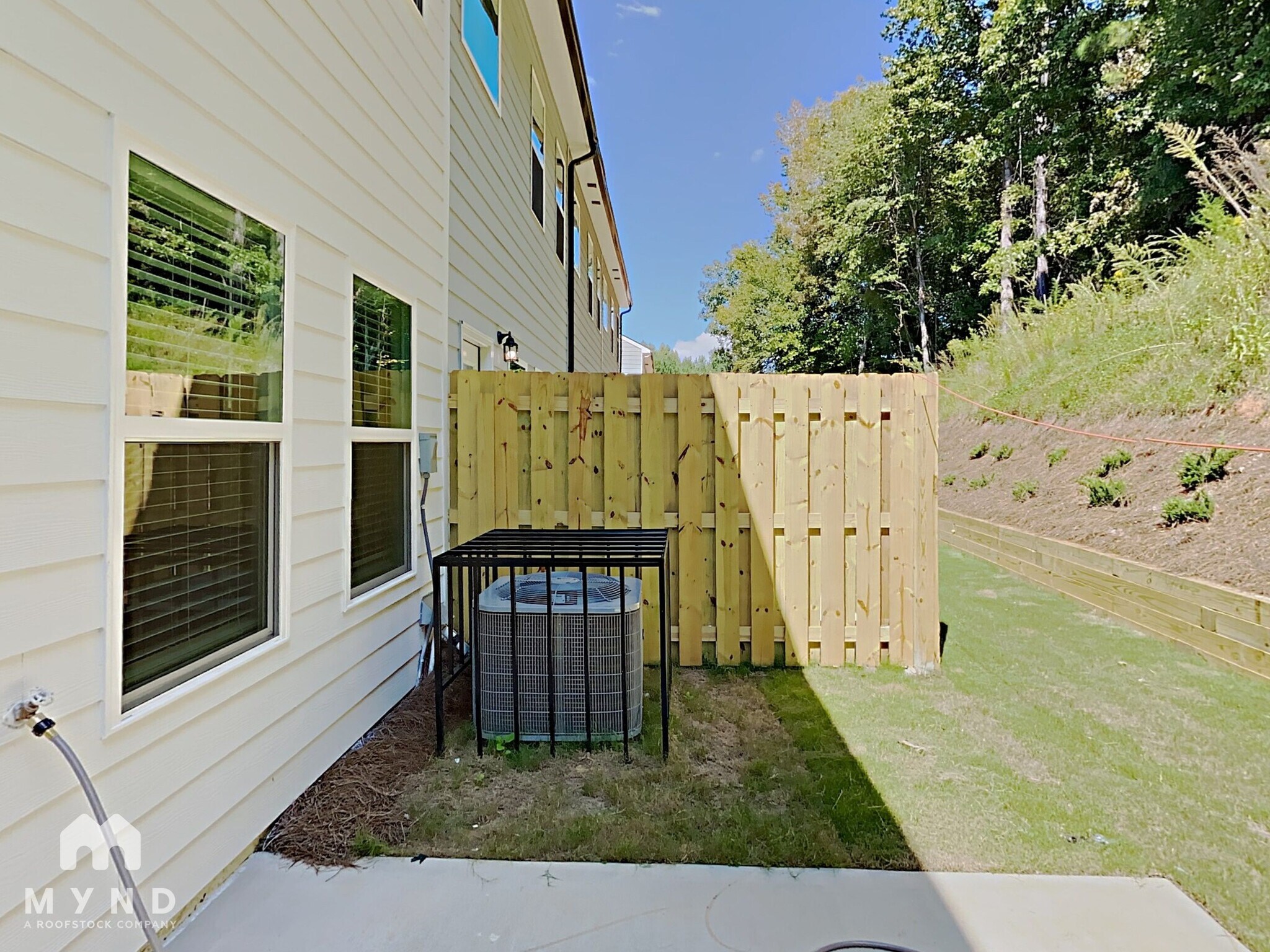 Building Photo - 4940 Lower Elm St