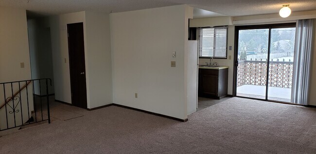 Building Photo - 1022-1024 N. Best Rd