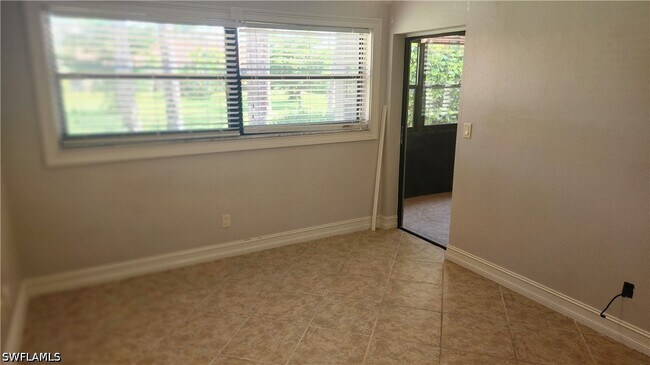 Building Photo - 2074 Pine Isle Ln
