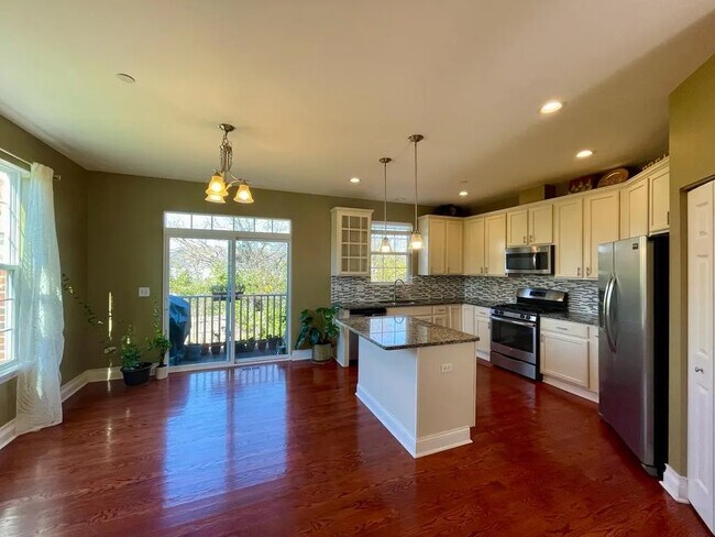 Building Photo - 2915 Henley Ln