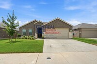 Building Photo - Modern 4-Bedroom Home in Newberry Point