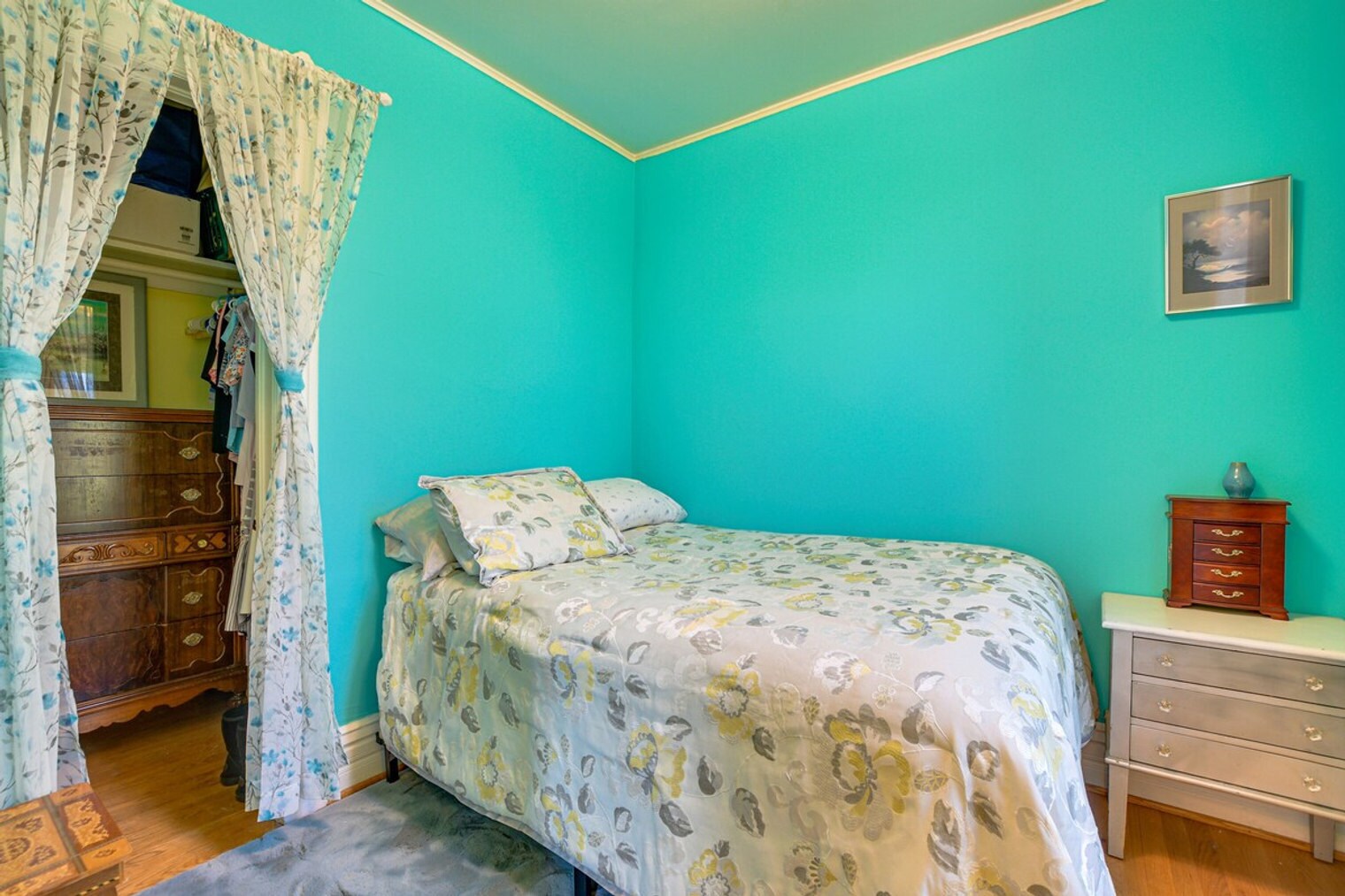 Building Photo - 1810 N Albany Ave