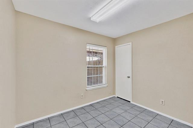 Building Photo - 2426 Sutton Dr