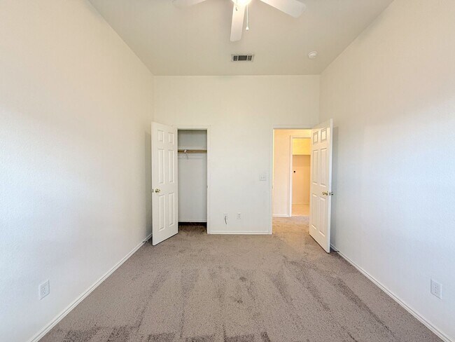 Building Photo - 4202 Jeff Scott Dr