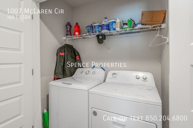 Building Photo - 1007 McLaren Cir