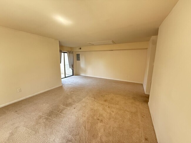 Building Photo - 8415 Benecia Ct