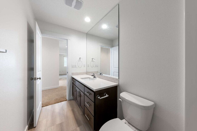 Building Photo - Large Recent Construction Home with Bonus Room!