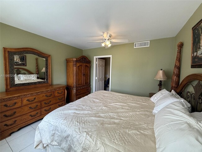 Building Photo - 100 Lincoln Rd