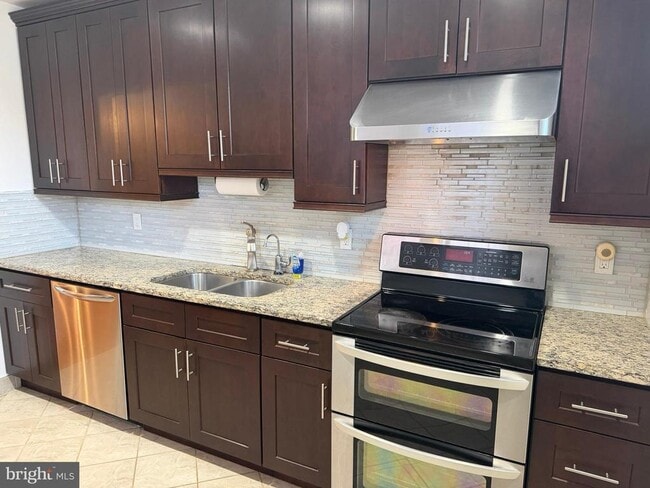 Building Photo - 1535 Willow St