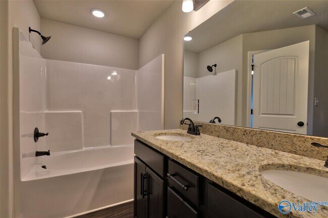 Building Photo - 106 Hulsey Ln