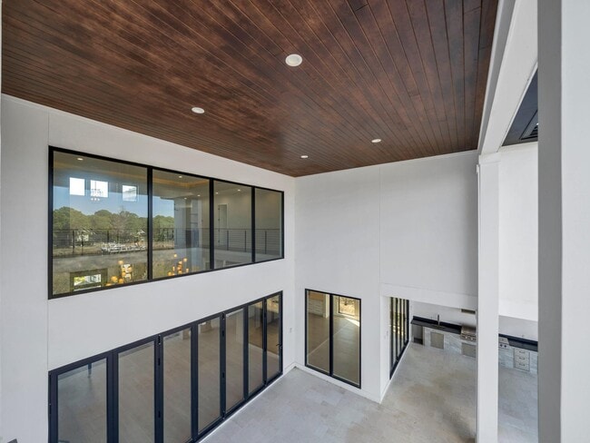 Building Photo - 330 Kelly Plantation Dr