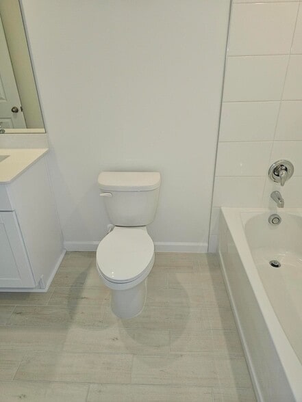 Building Photo - 621 Salisbury Cir