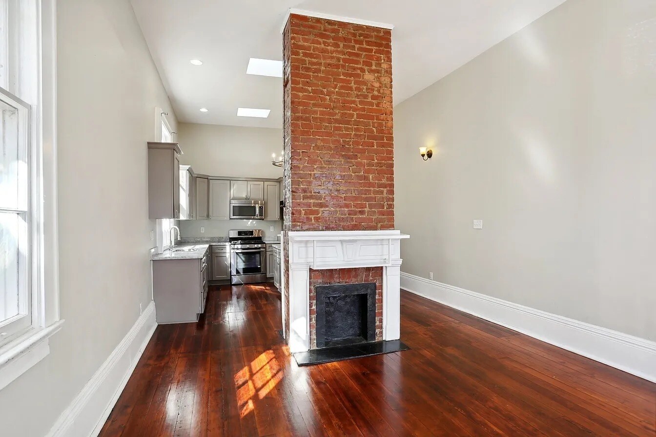 Building Photo - 2823 Baronne St