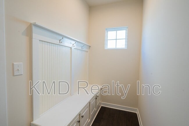 Building Photo - 10036 Paper Birch Dr