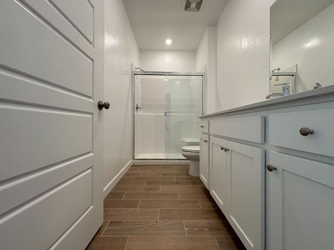 Building Photo - Move-In Special! 1 Week Free Rent – Spacio...