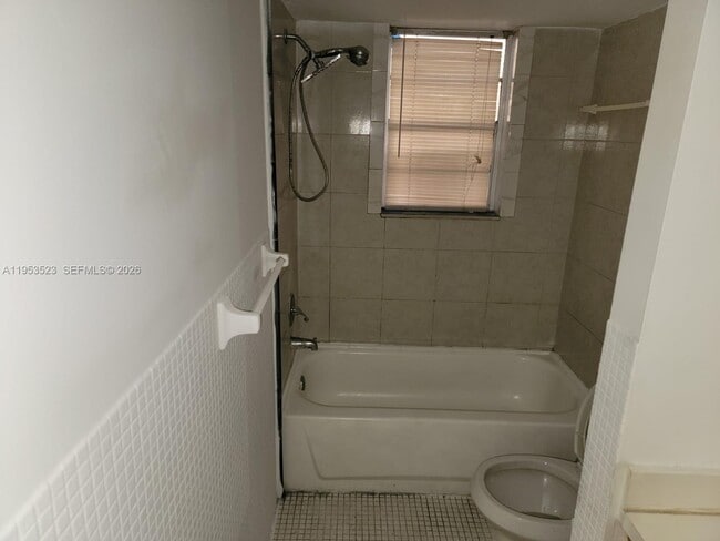 Building Photo - 17255 SW 95th Ave