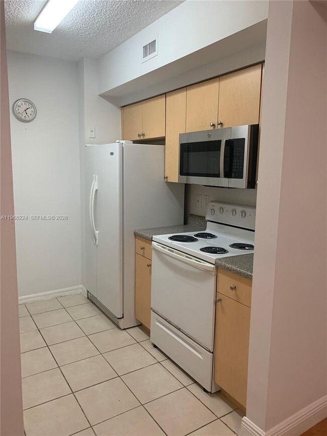 Building Photo - 2240 E Preserve Way