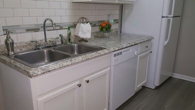 Building Photo - Pine Cove Apartment Homes