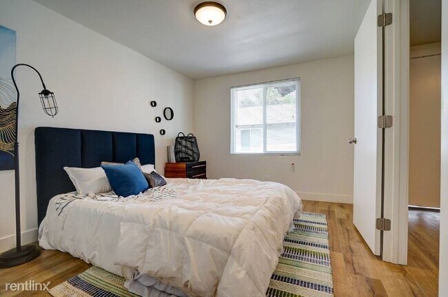 Building Photo - 1 br, 1 bath Apartment - 424 E Truslow Ave