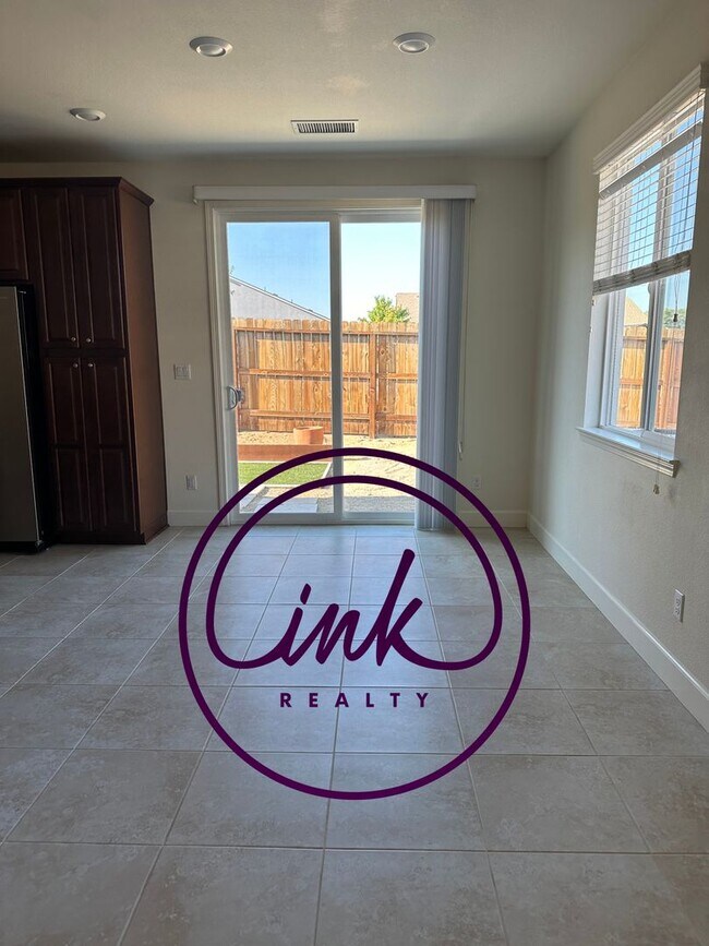 Building Photo - Four Bedroom Single-Family Home