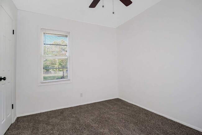 Building Photo - 5206 Skiles Ave