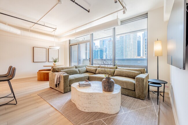 Building Photo - 240 E Illinois St