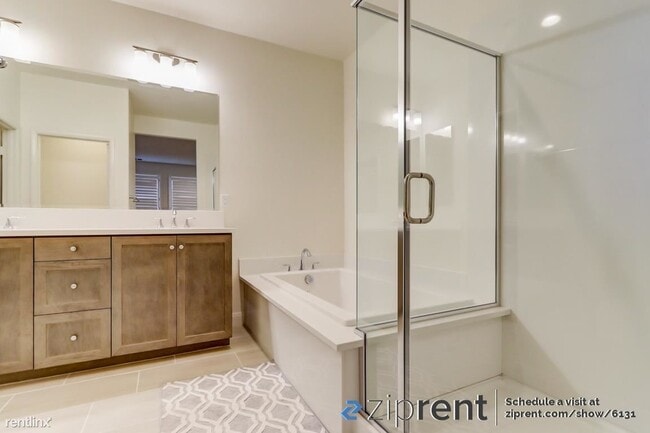 Building Photo - 3 br, 3.5 bath Condo - 7446 Palazzo Place,...