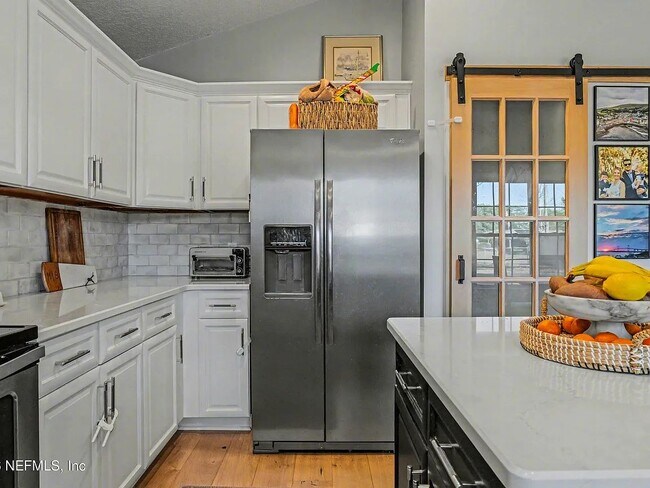 Building Photo - 87159 Chesapeake Ave