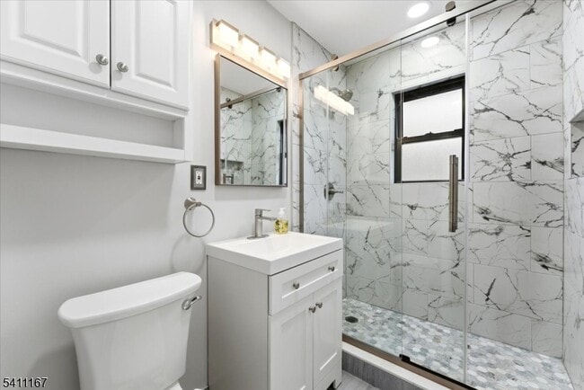 Building Photo - 401 US-22