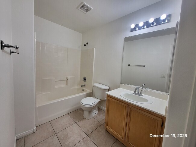 Building Photo - 9965 Mardagen St