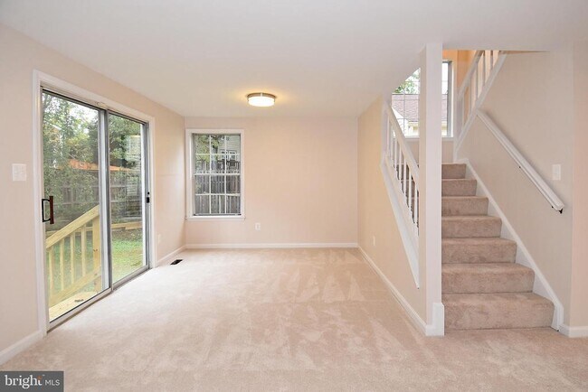Building Photo - 6008 Good Lion Ct