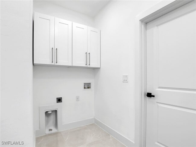 Building Photo - 2811 Cerito Ave N