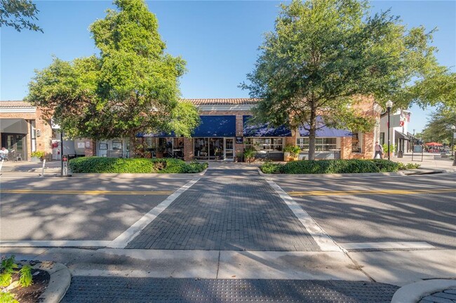 Building Photo - 762 S Village Cir