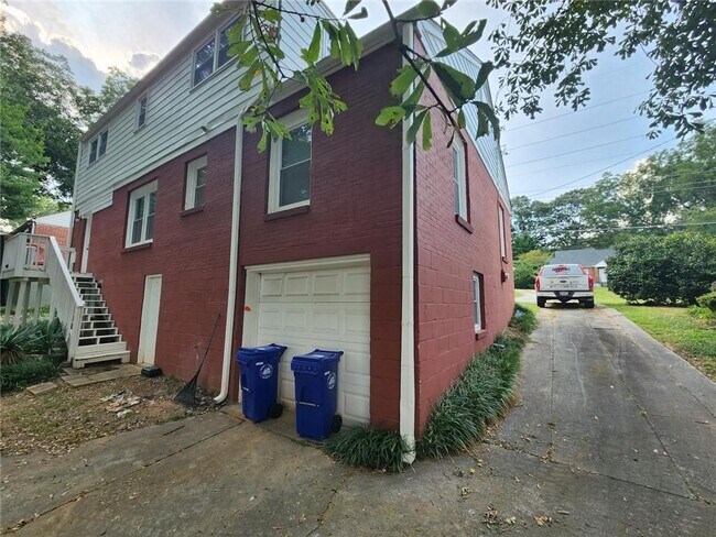 Building Photo - 2431 N Decatur Rd