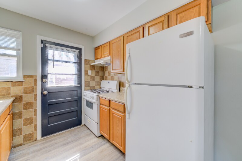 Building Photo - 10768 Tropic Dr