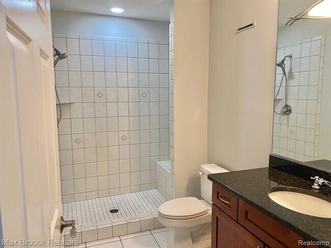 Building Photo - 1115 N Old Woodward Ave