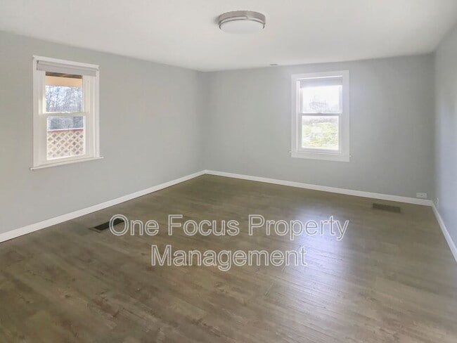 Building Photo - 1724 Steam Valley Rd