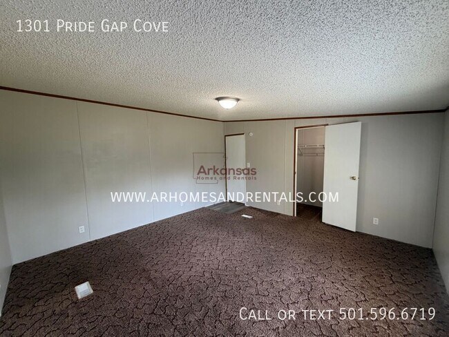 Building Photo - 1301 Pride Gap Cove