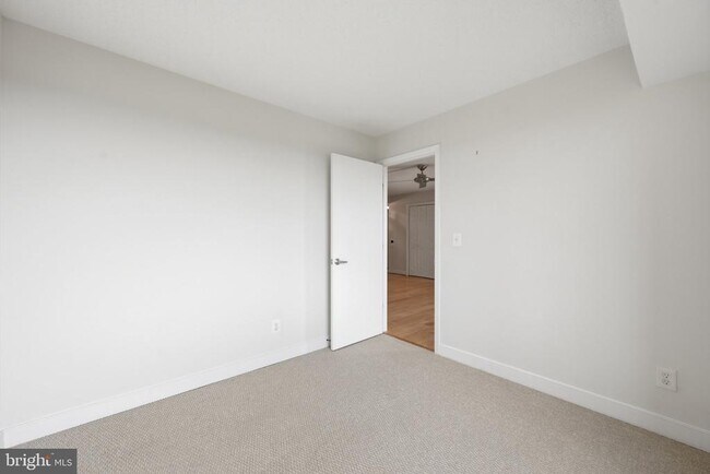 Building Photo - 7500 Woodmont Ave