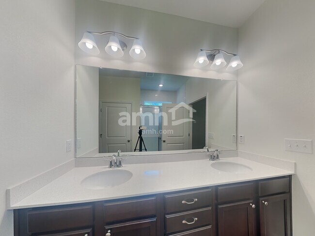 Building Photo - 2221 Saffron Walden Dr