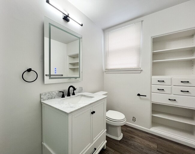 Building Photo - Classic Downtown Napa Duplex with Modern Upgrades and Across from Fuller Park