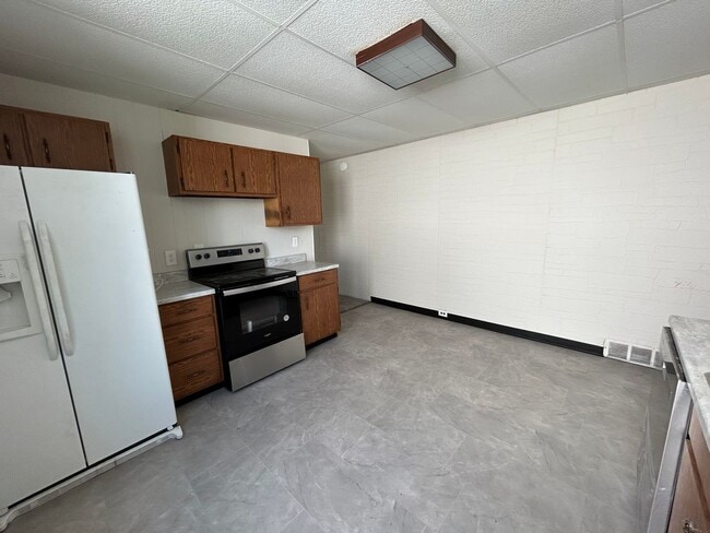 Building Photo - NORWOOD- Cozy 2 bedroom 1 bath