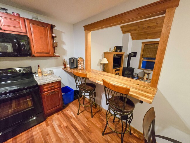 Building Photo - 145 Knight Ln