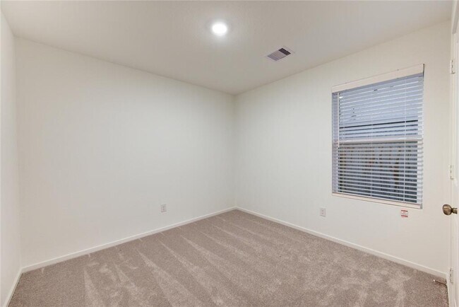 Building Photo - 1610 Birch Wood Dr