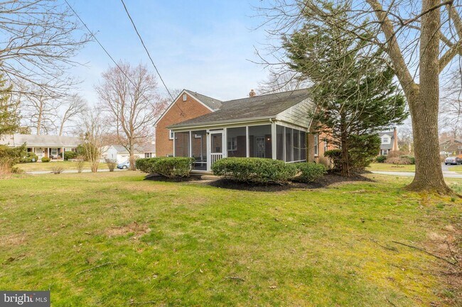 Building Photo - 235 Prospect Dr